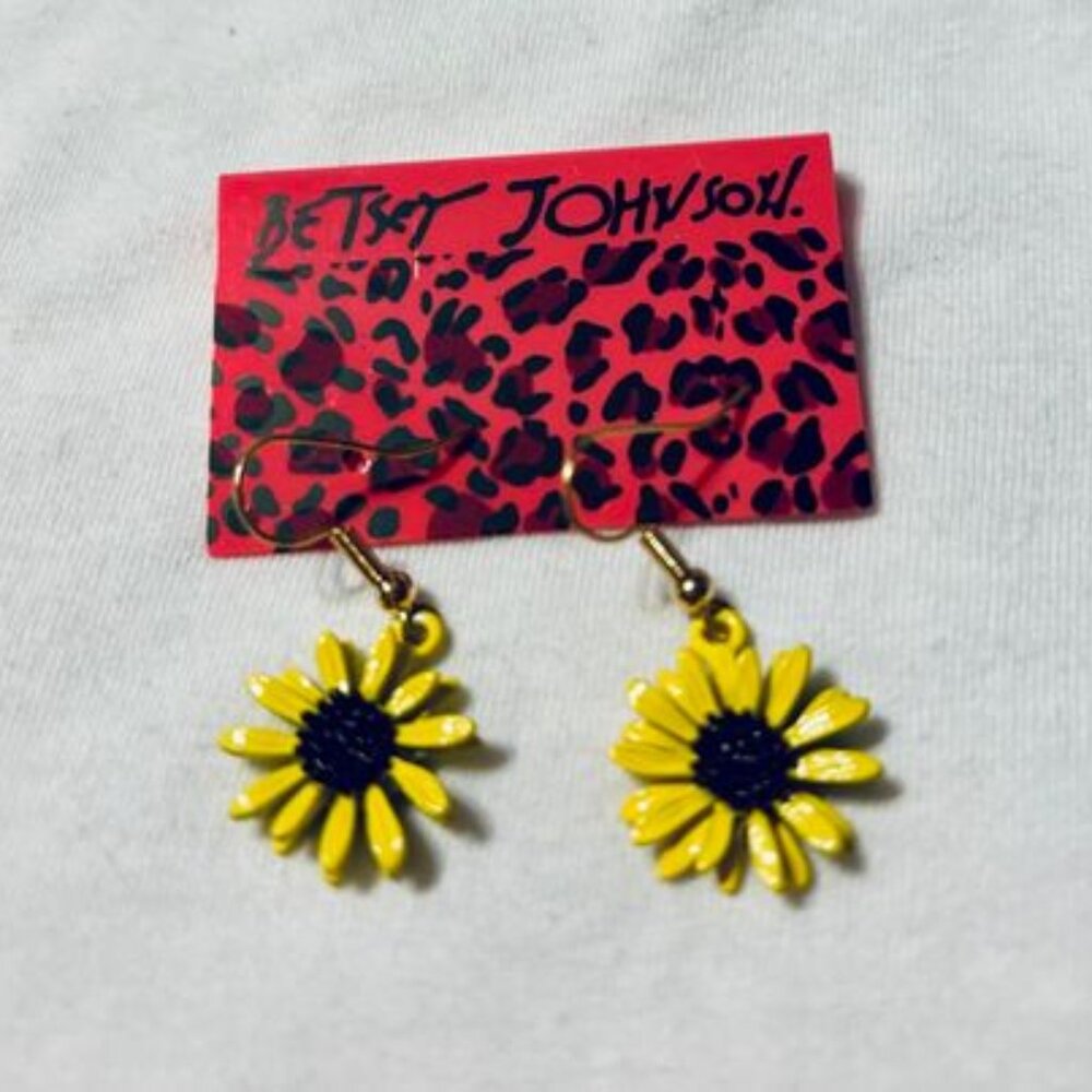 New with Tags  Vintage Betsy Johnson Sunflower Earrings authentic